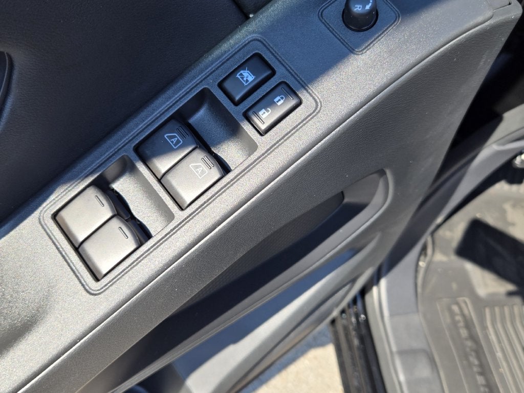 2027 Nissan Frontier SV