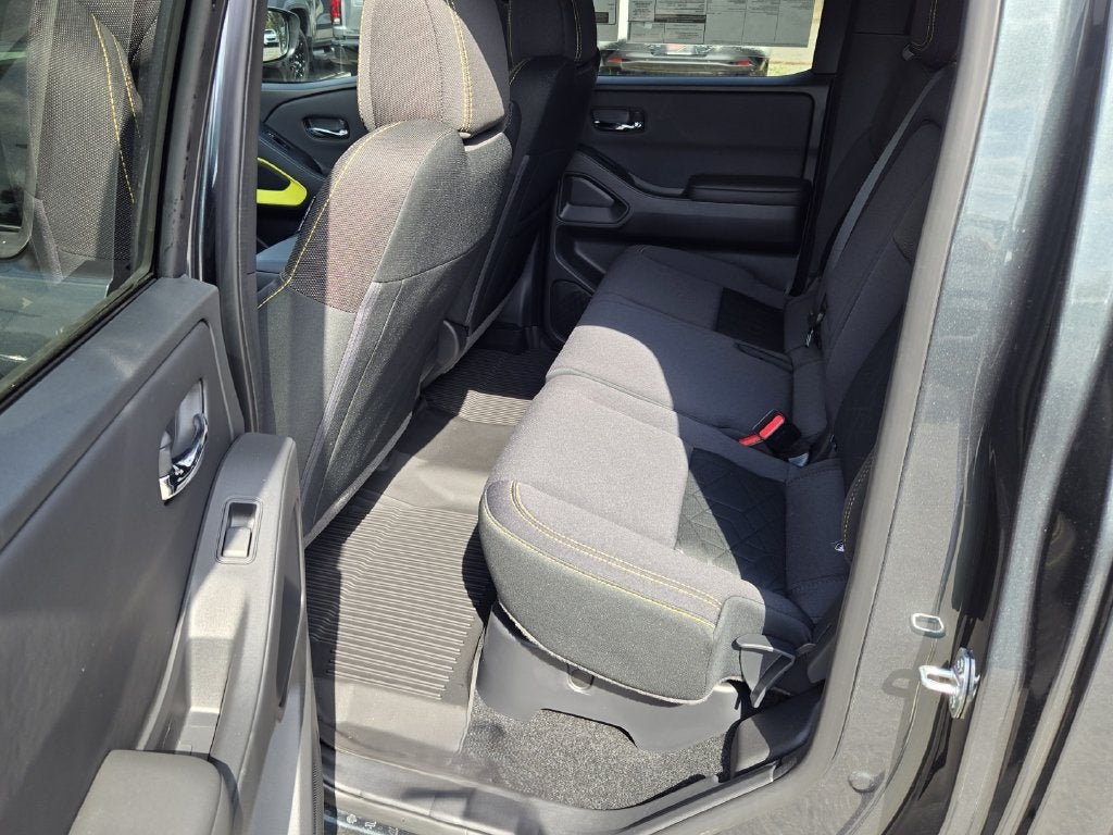 2027 Nissan Frontier SV