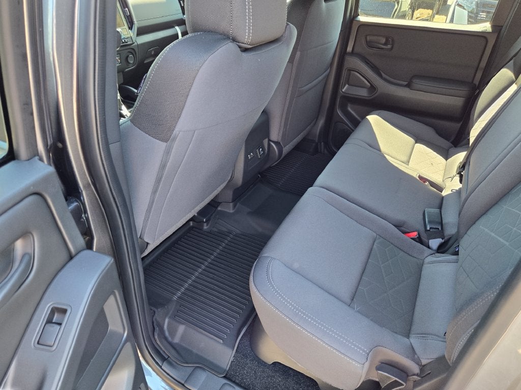 2027 Nissan Frontier SV