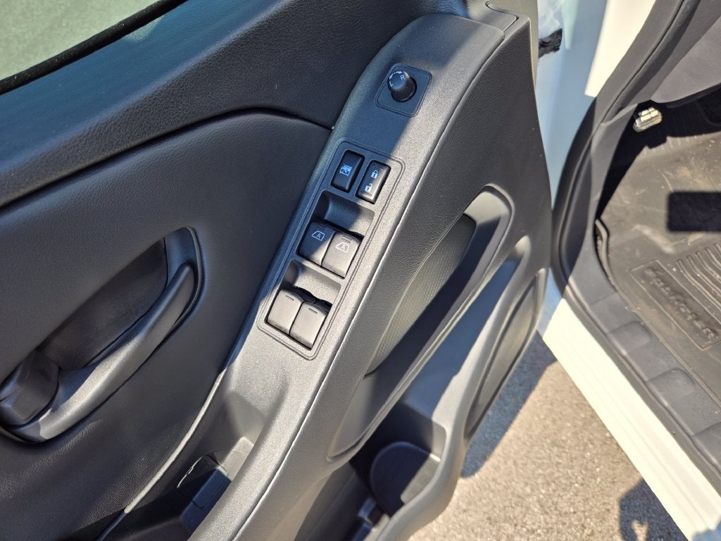 2027 Nissan Frontier SV