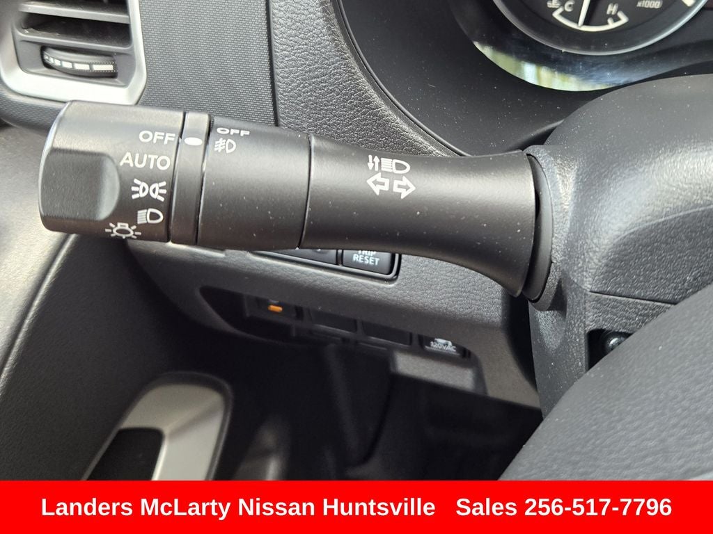 2024 Nissan Frontier SL