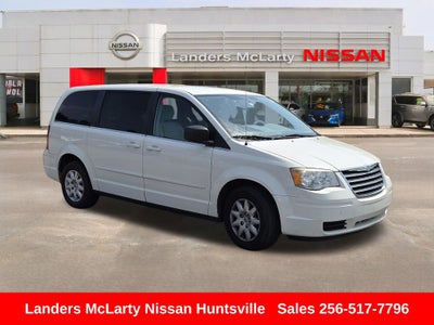 2010 Chrysler Town & Country LX