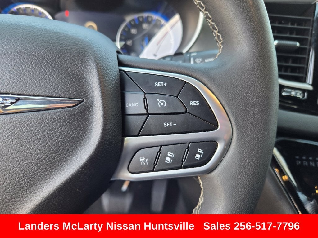 2025 Chrysler Pacifica Select