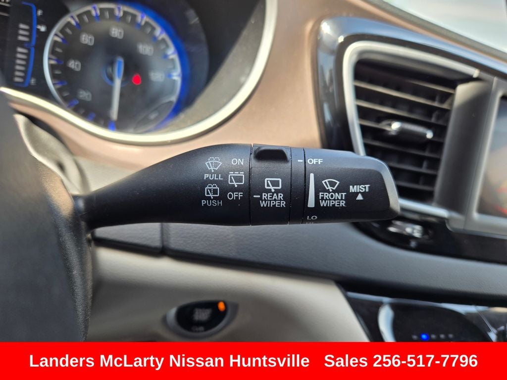 2023 Chrysler Voyager LX