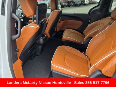 2025 Chrysler Pacifica Hybrid Pinnacle