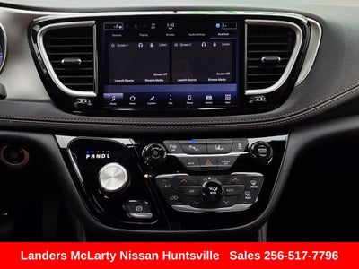 2025 Chrysler Pacifica Hybrid Pinnacle
