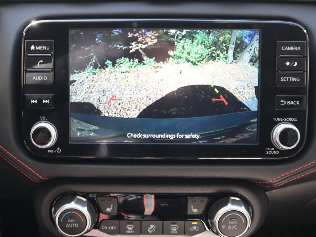 2025 Nissan Versa 1.6 SR