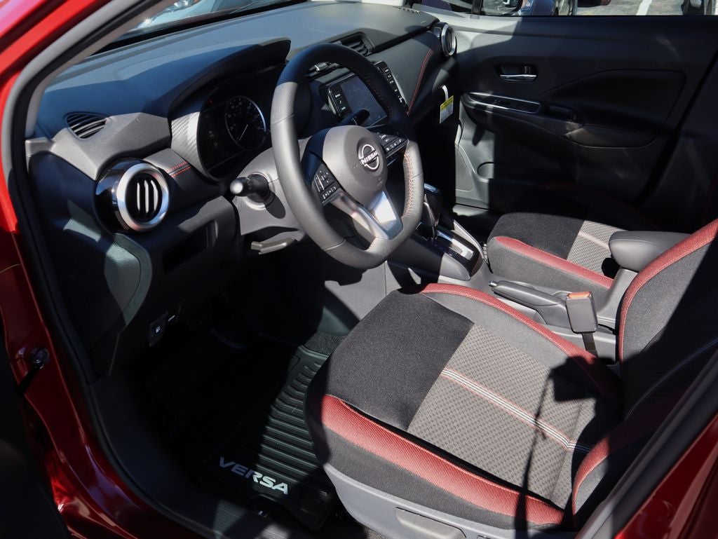 2025 Nissan Versa 1.6 SR