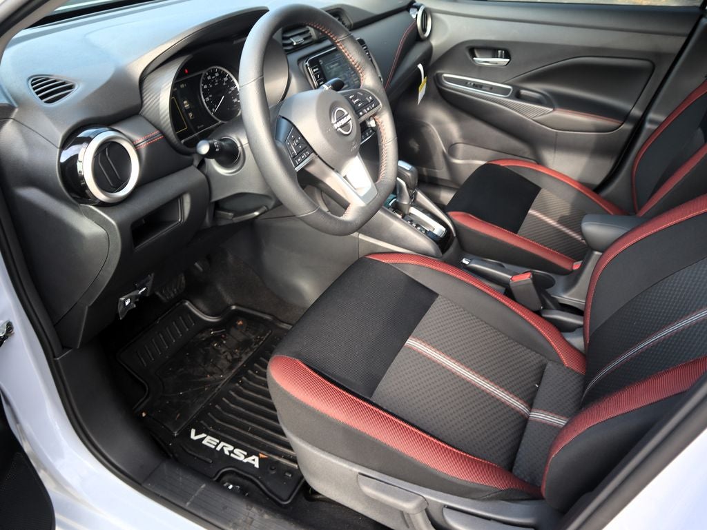 2025 Nissan Versa 1.6 SR