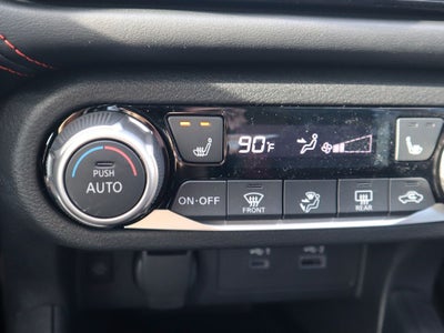 2025 Nissan Versa 1.6 SR