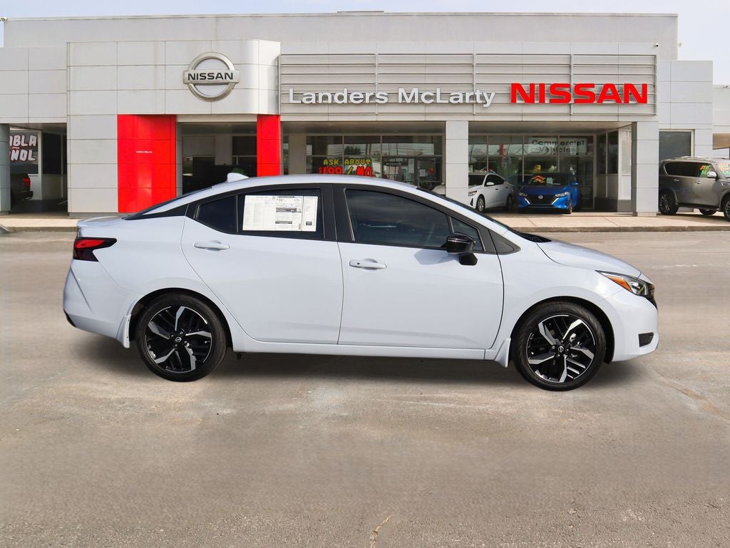 2025 Nissan Versa 1.6 SR