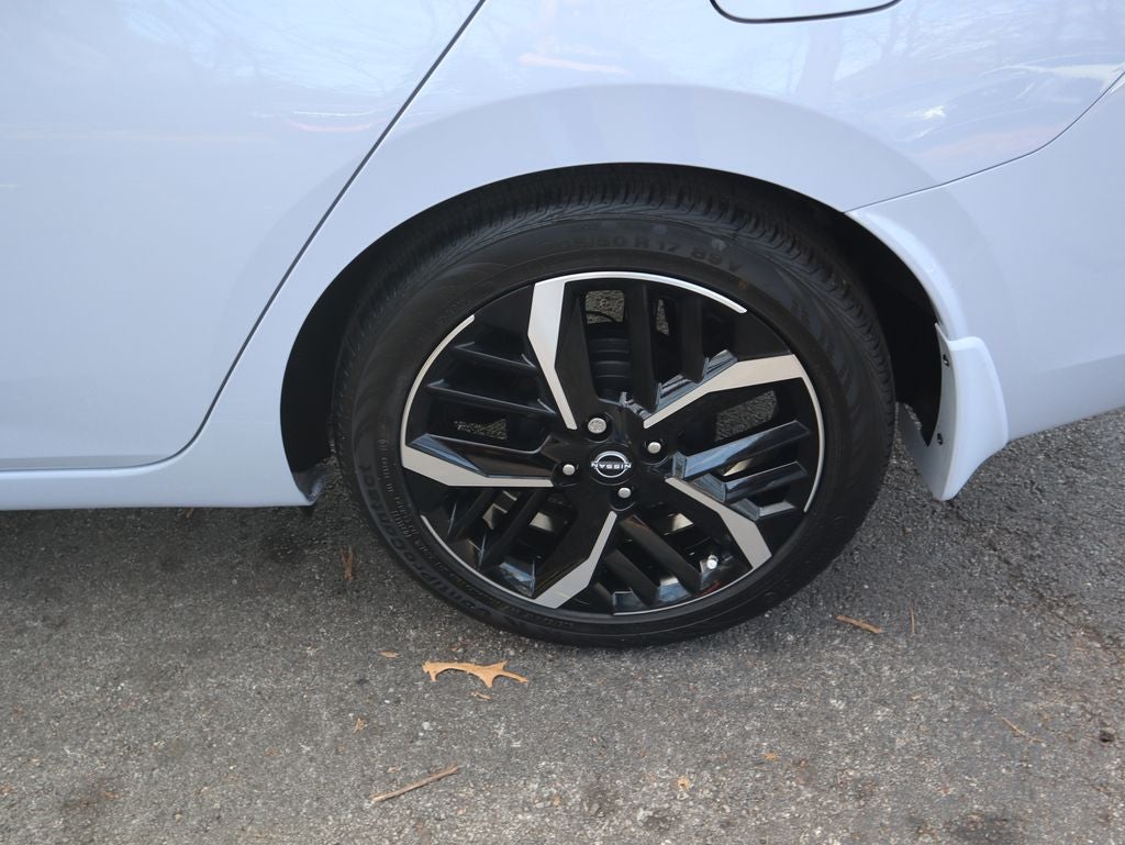 2025 Nissan Versa 1.6 SR