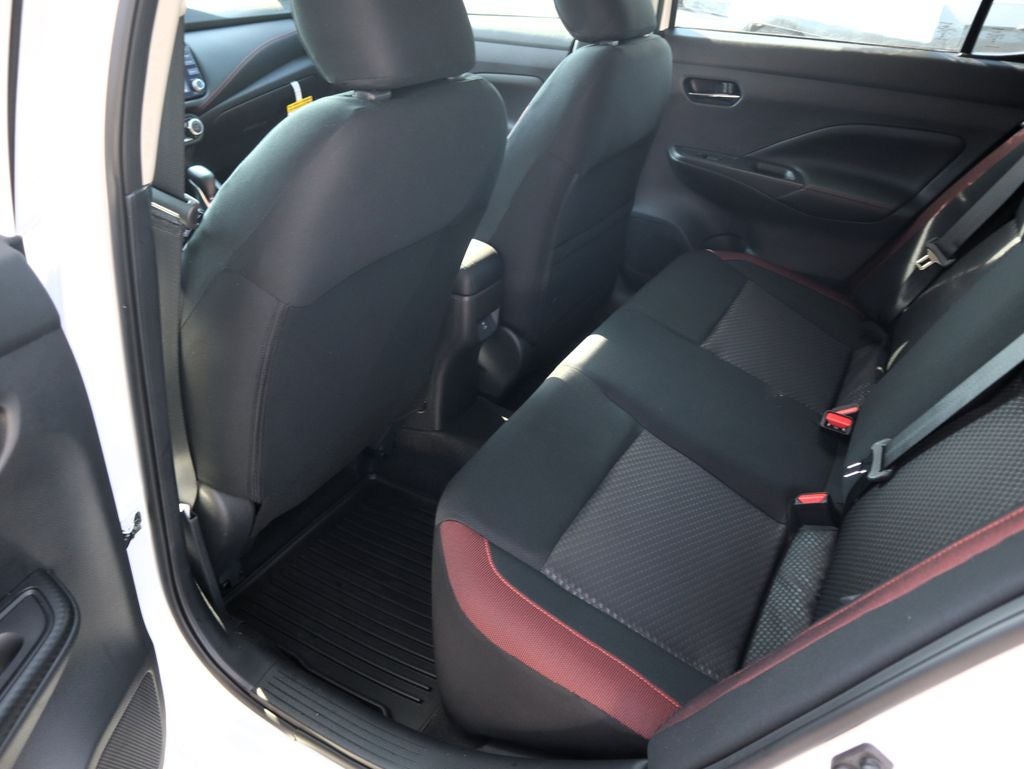 2025 Nissan Versa 1.6 SR