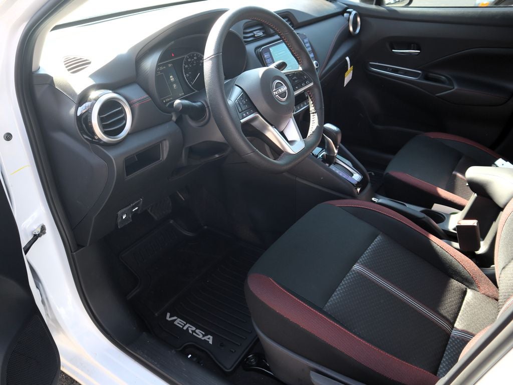 2025 Nissan Versa 1.6 SR