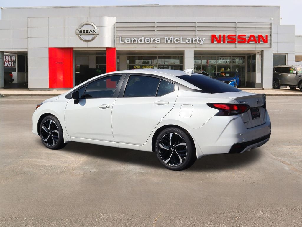 2025 Nissan Versa 1.6 SR