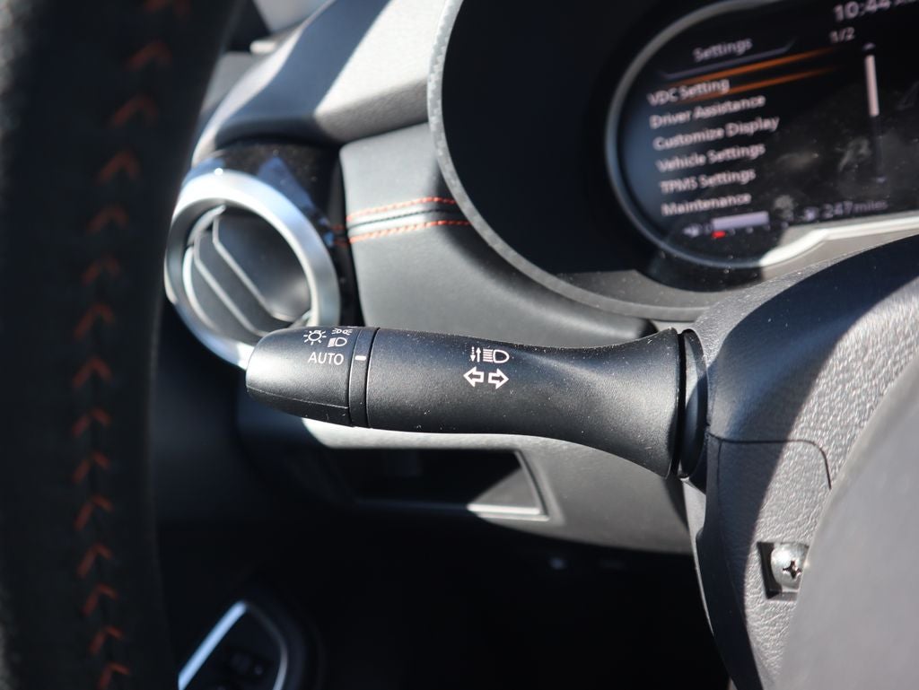 2025 Nissan Versa 1.6 SR