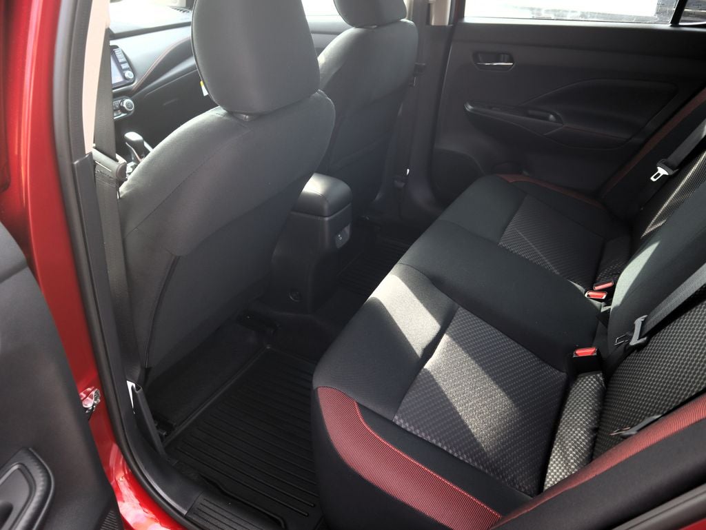 2025 Nissan Versa 1.6 SR