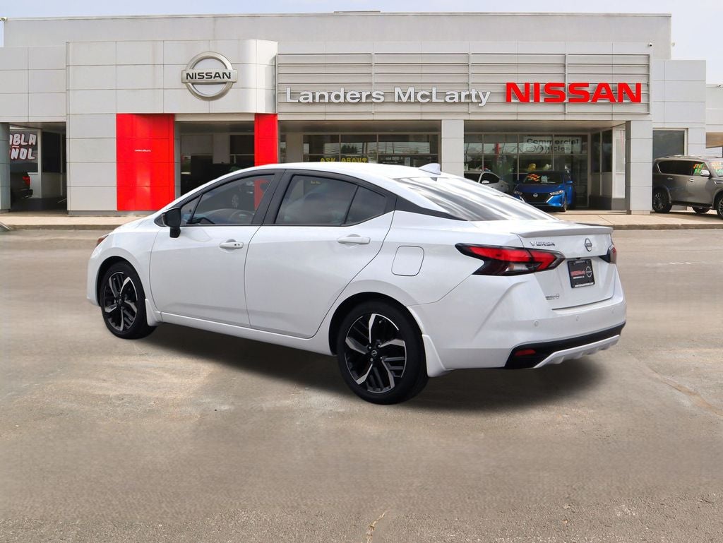 2025 Nissan Versa 1.6 SR