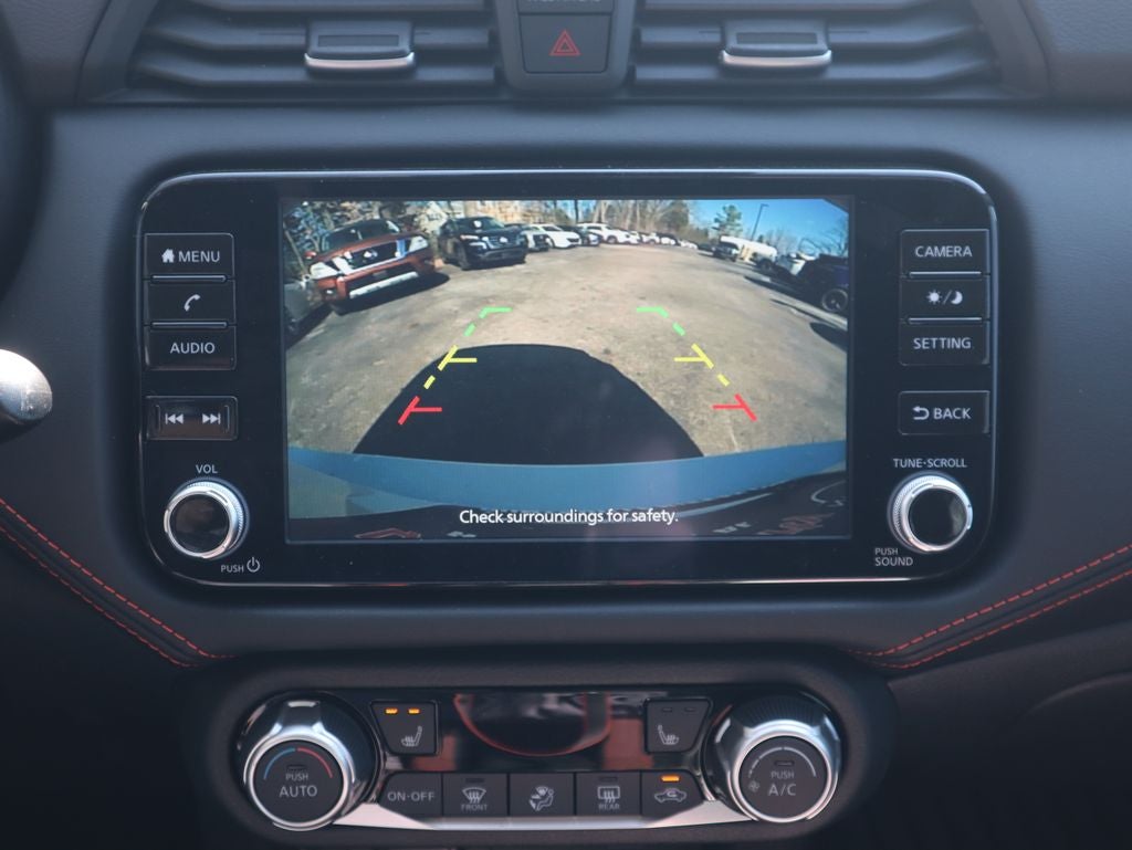 2025 Nissan Versa 1.6 SR