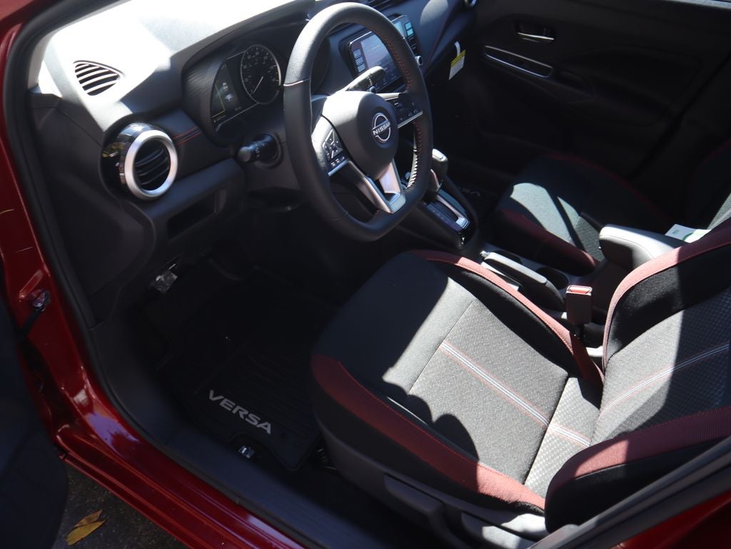 2025 Nissan Versa 1.6 SR