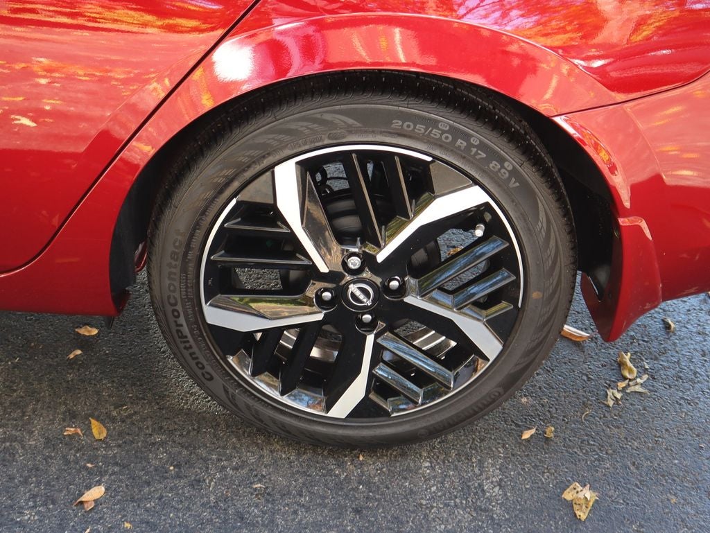 2025 Nissan Versa 1.6 SR