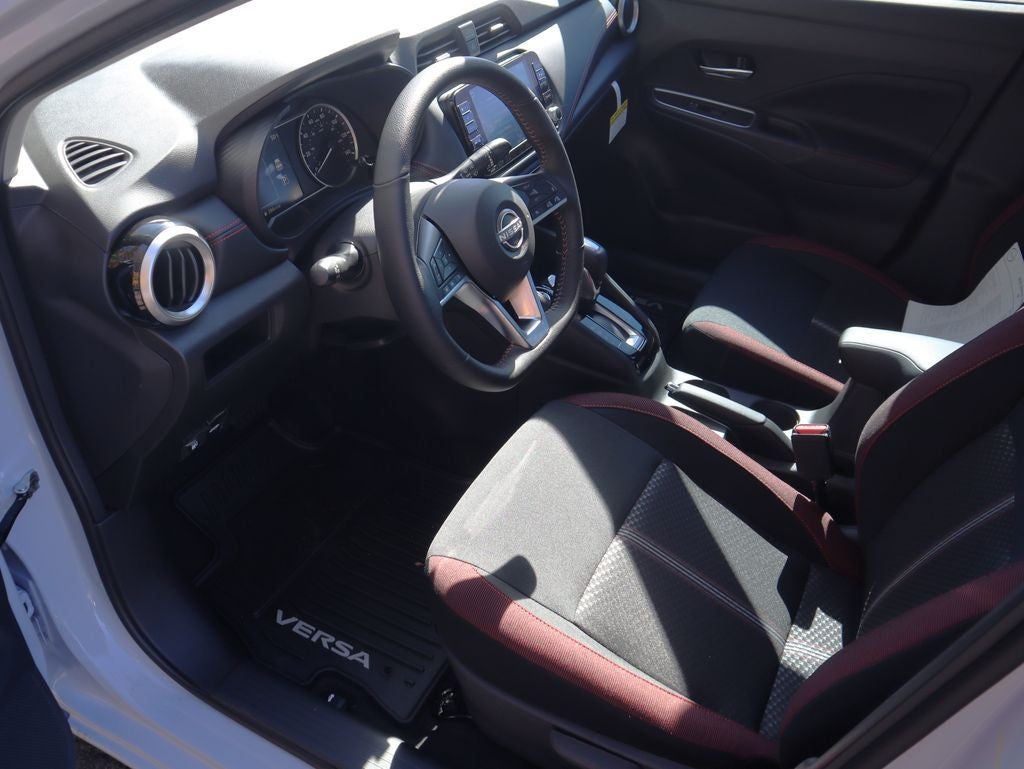 2025 Nissan Versa 1.6 SR