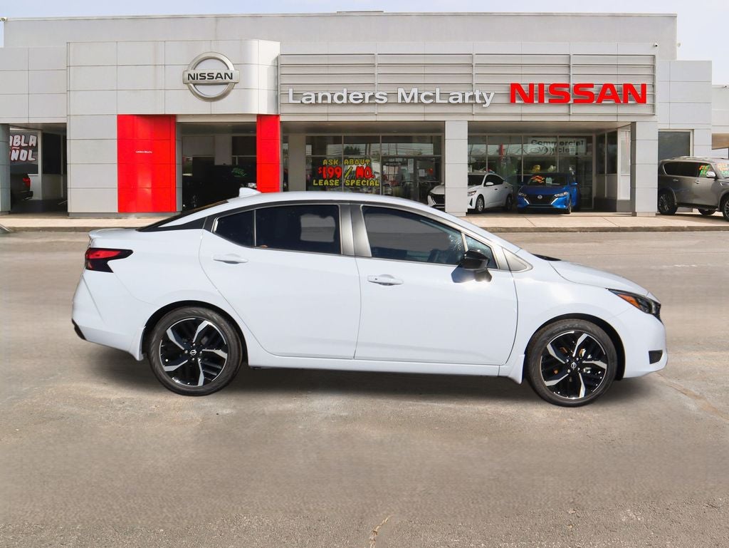 2025 Nissan Versa 1.6 SR