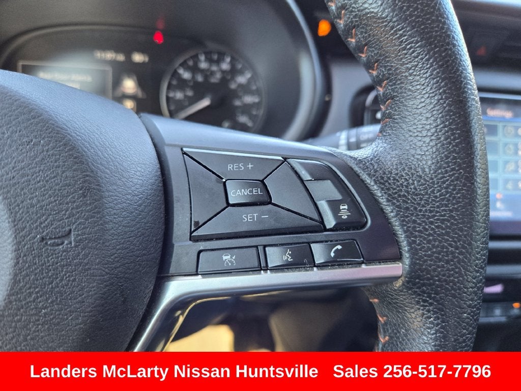 2022 Nissan Kicks SR