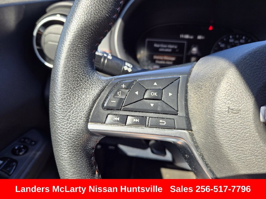 2022 Nissan Kicks SR