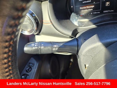 2022 Nissan Kicks SR