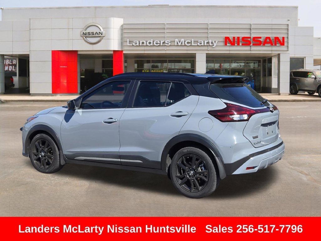 2022 Nissan Kicks SR