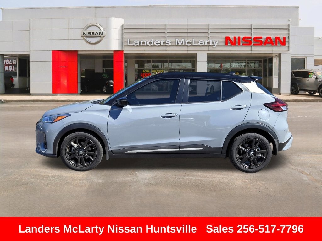 2022 Nissan Kicks SR