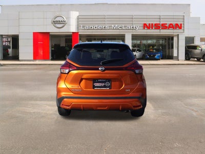 2023 Nissan Kicks SR