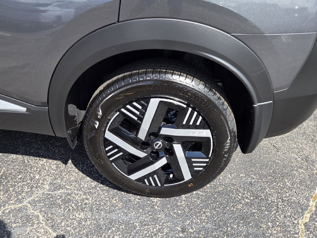 2027 Nissan Kicks SV