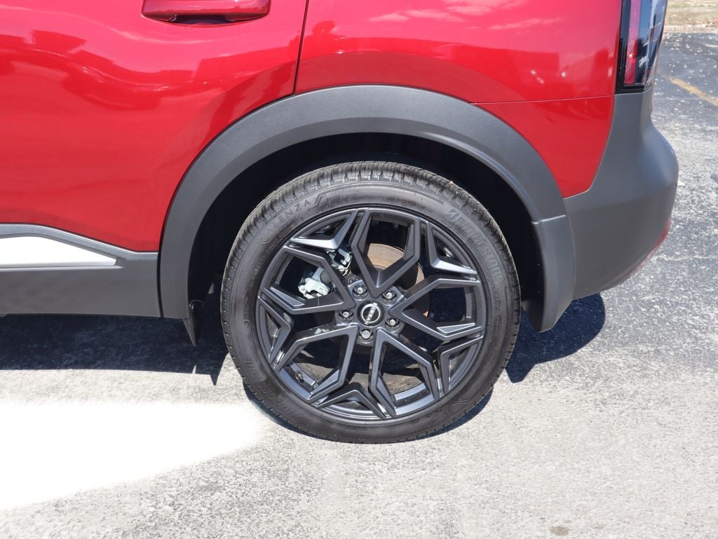 2025 Nissan Kicks SR