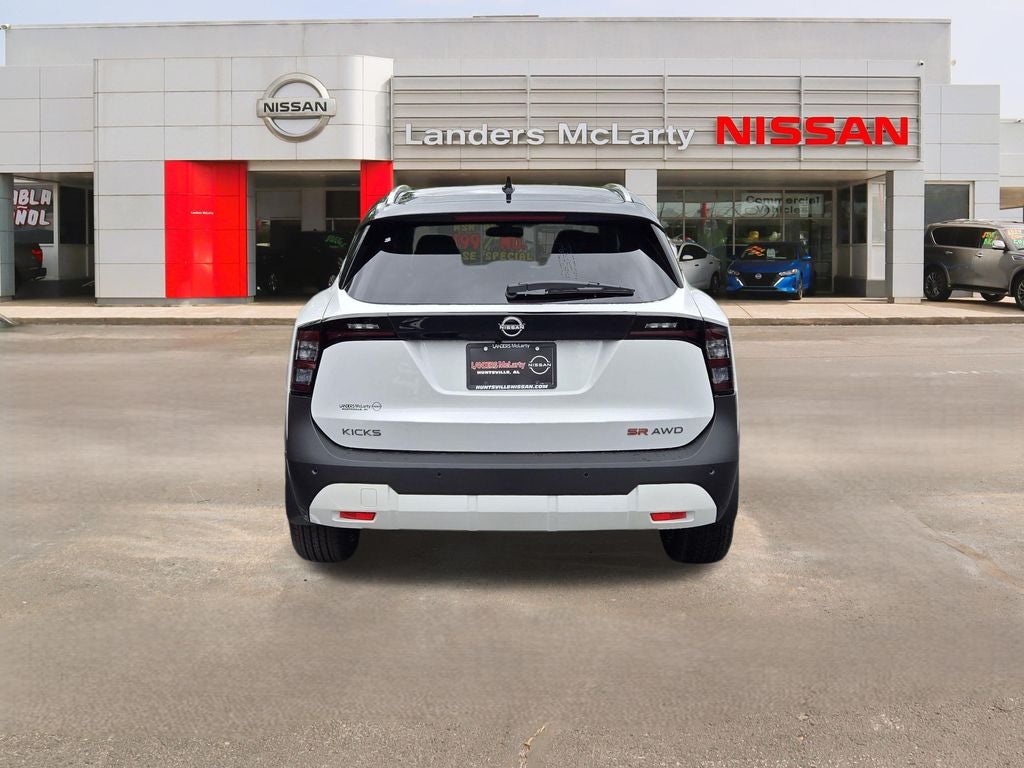 2026 Nissan Kicks SR