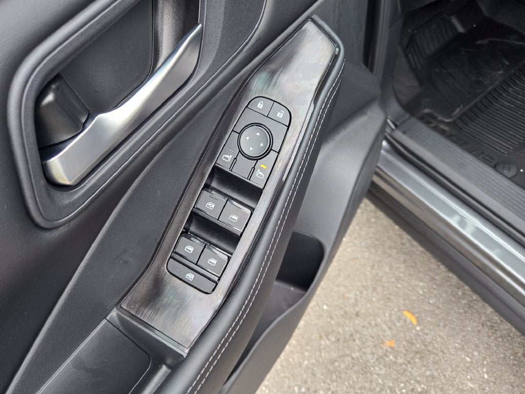 2027 Nissan Rogue SV