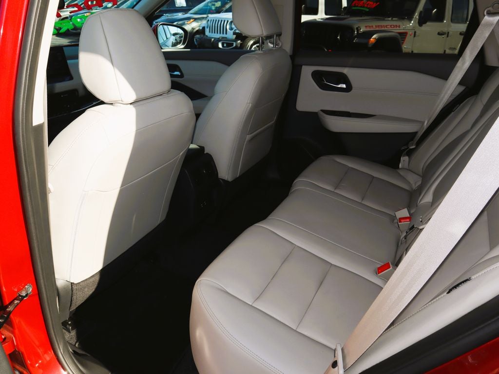 2025 Nissan Rogue SL