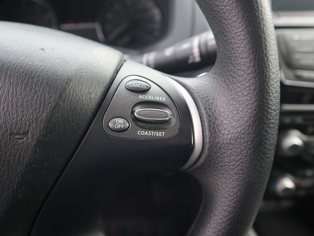 2020 Nissan Pathfinder S