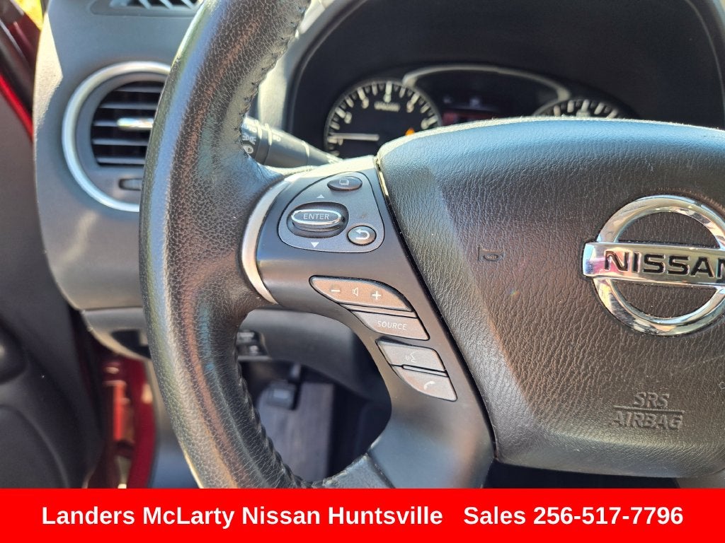 2017 Nissan Pathfinder SL