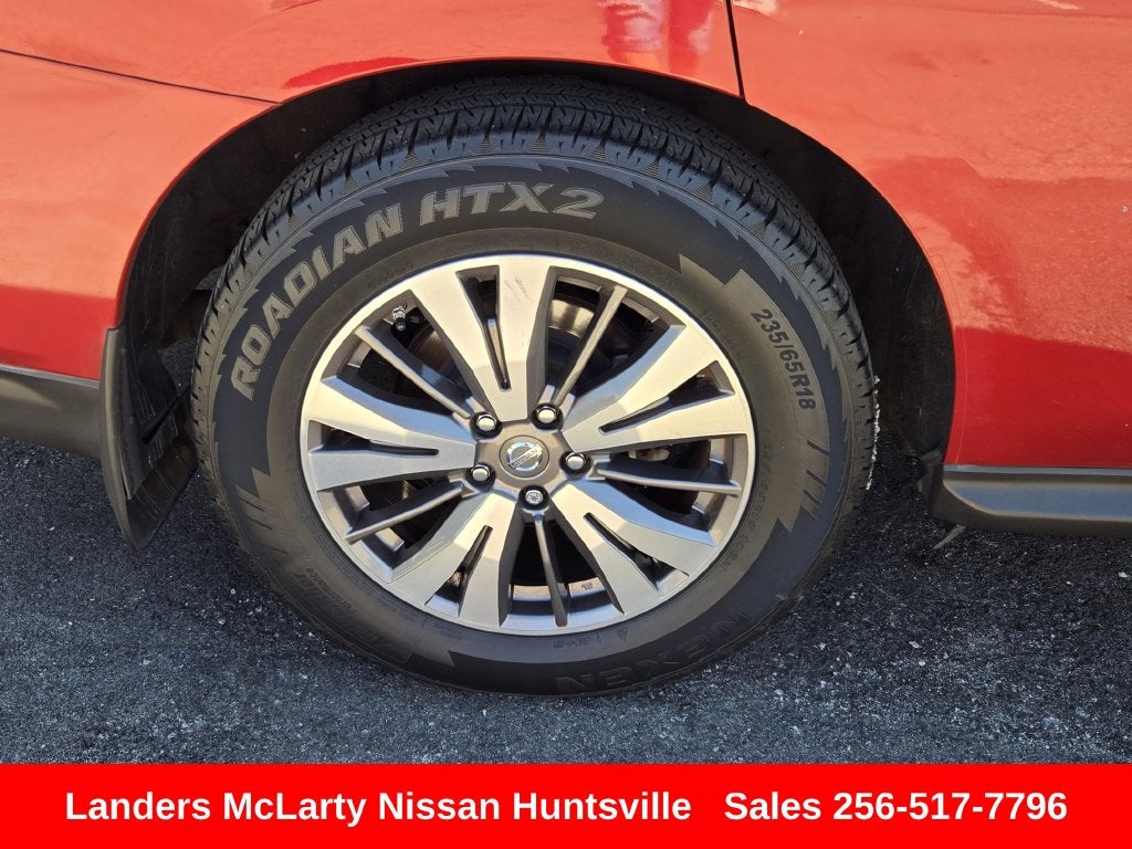 2017 Nissan Pathfinder SL