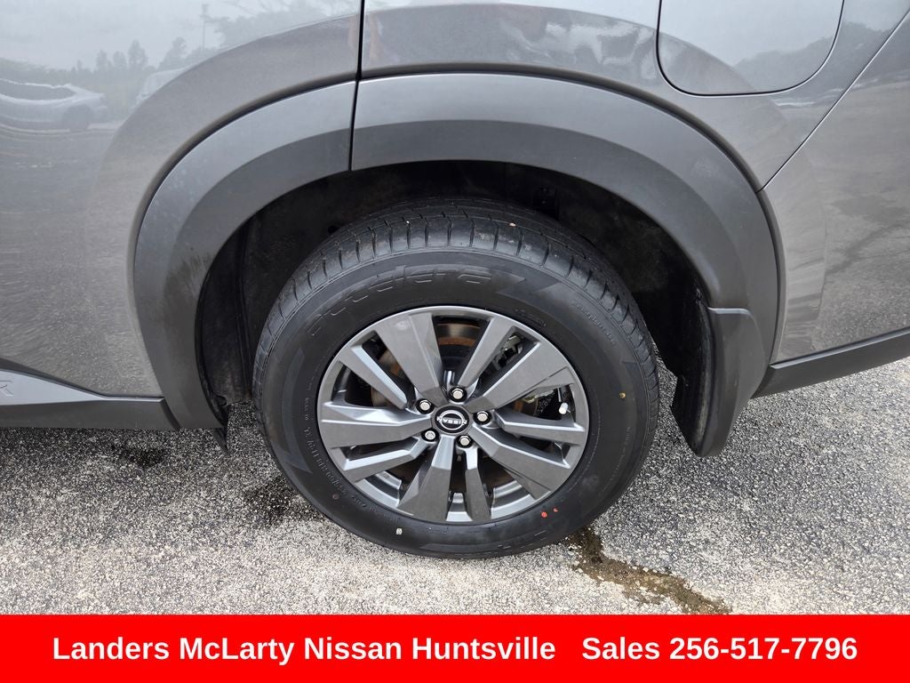 2024 Nissan Pathfinder SV