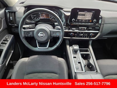 2024 Nissan Pathfinder SV