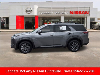 2024 Nissan Pathfinder SV