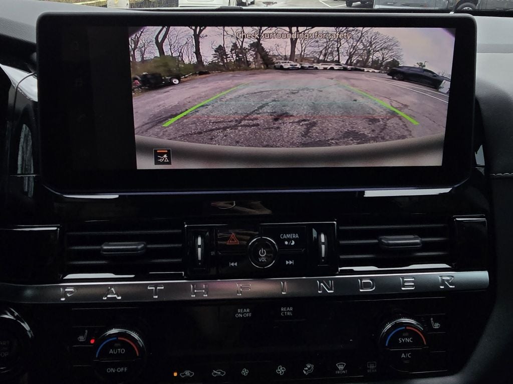 2026 Nissan Pathfinder SV