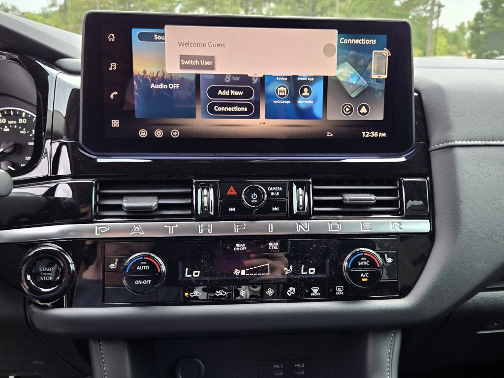 2026 Nissan Pathfinder SV