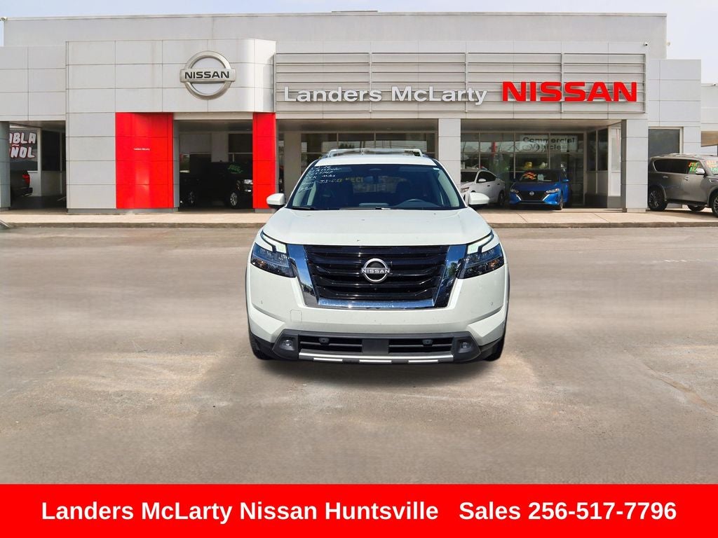 2022 Nissan Pathfinder SL