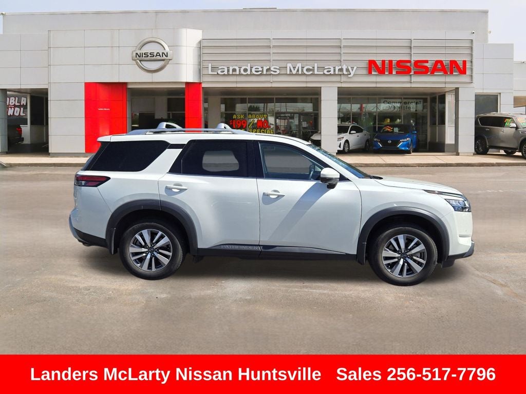 2022 Nissan Pathfinder SL