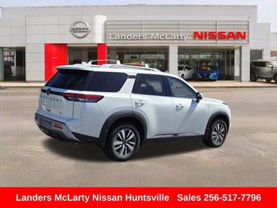 2022 Nissan Pathfinder SL