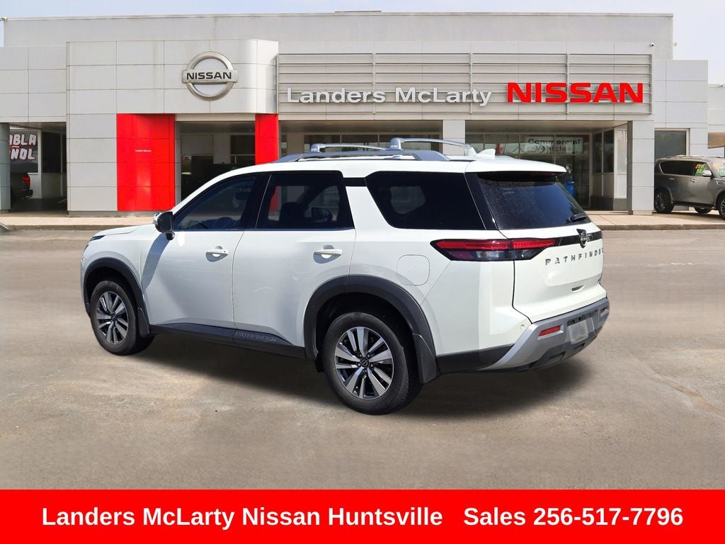 2022 Nissan Pathfinder SL